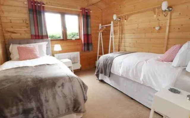 Mayfields Lodge