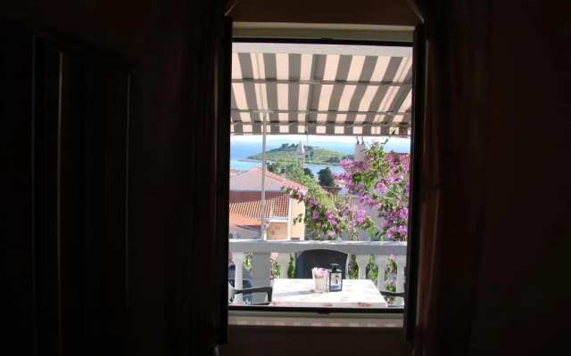 Rasin Apartments