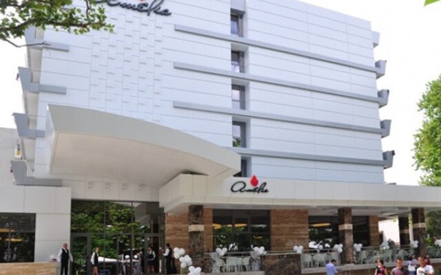 Amelia Superior Hotel вид на фасад