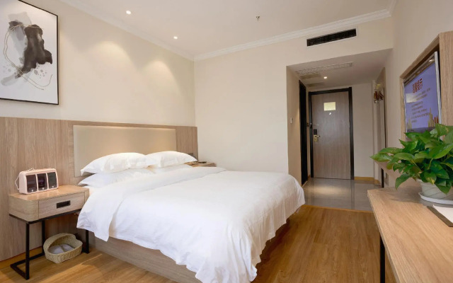 GreenTree Inn Jiangxi Yingtan Railway Station Square Business Hotel