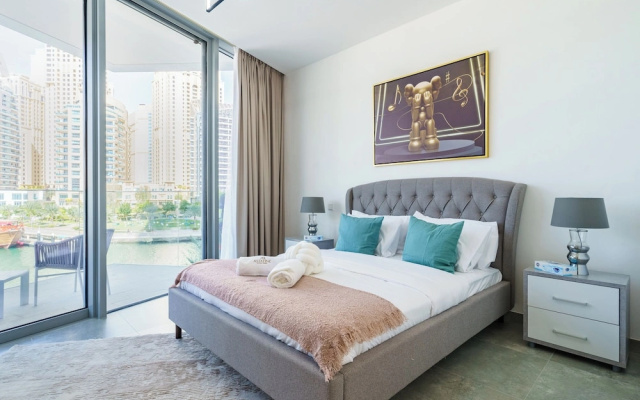 Lavish 2BR with Balcony-Full Marina View