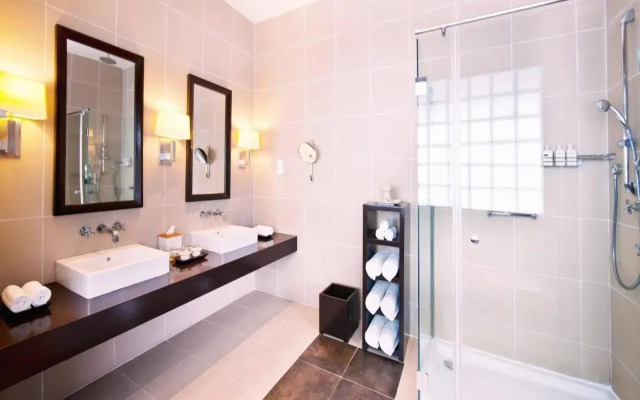 Курорт Adaaran Prestige Water Villas - with Dine around Premium All inclusive - 24 hours – 45 Minutes from Male by Seaplane