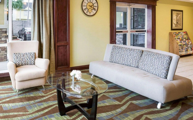 Comfort Suites Harvey - New Orleans West