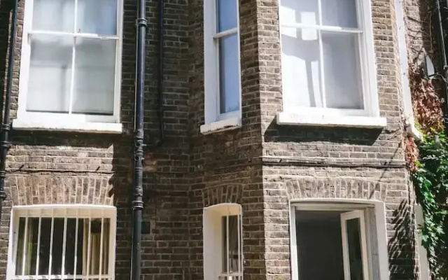 Charming 1 Bedroom Flat in Brook Green