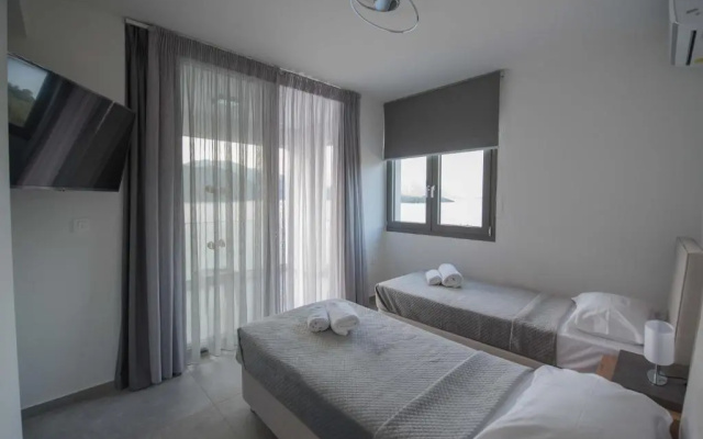 Mrs Grey Luxury Villa