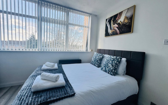 Home Studio  Free Parking Prime Location