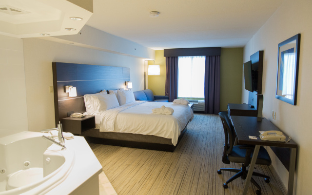 Holiday Inn Express & Suites Brampton by IHG