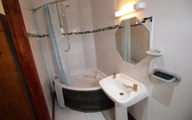 Cosy, Self-contained 1-bedroom Flat Near Nantwich