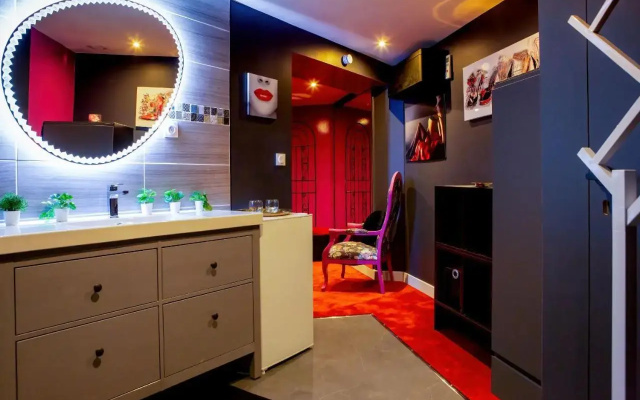 Suite Miroirs Love Hotel Toulouse (Adults Only)