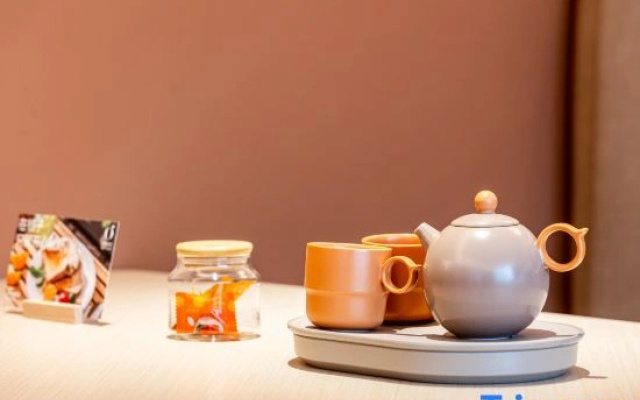 Orange Hotel (Haikou World Trade Center Jinmao West Road)