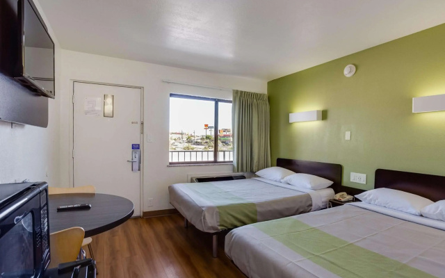 Motel 6 El Paso, TX - West