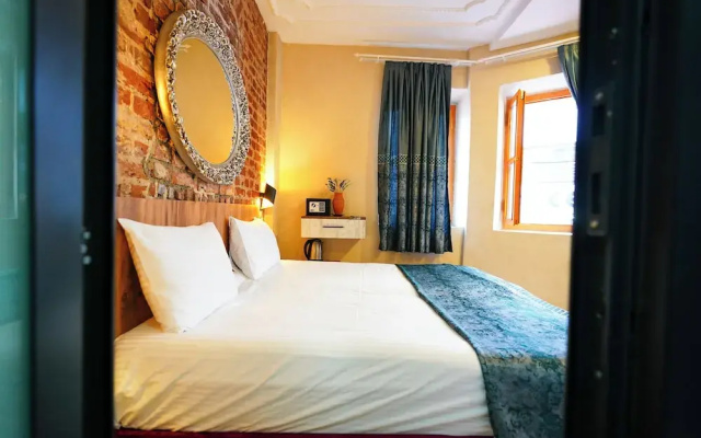 Squit Suits Hotel