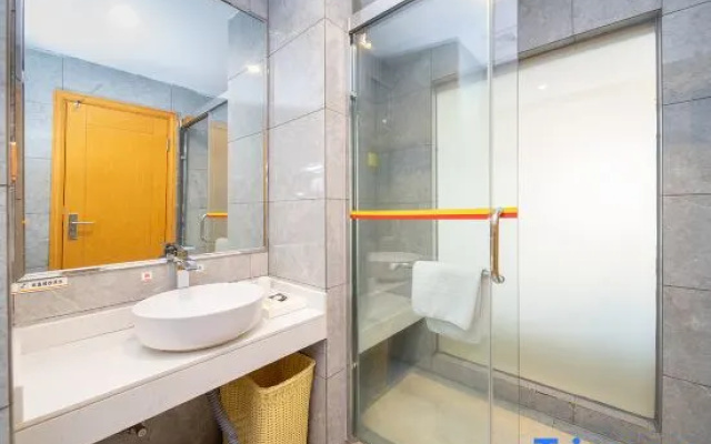 New pearl Hotel
