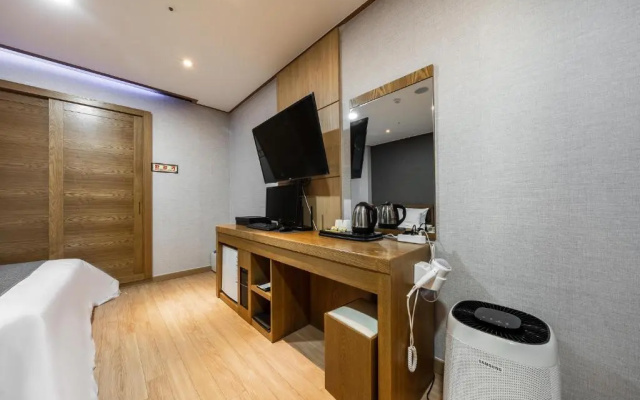 Golden Business Hotel