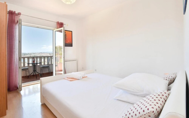 Amazing Home in Podstrana With Wifi and 3 Bedrooms