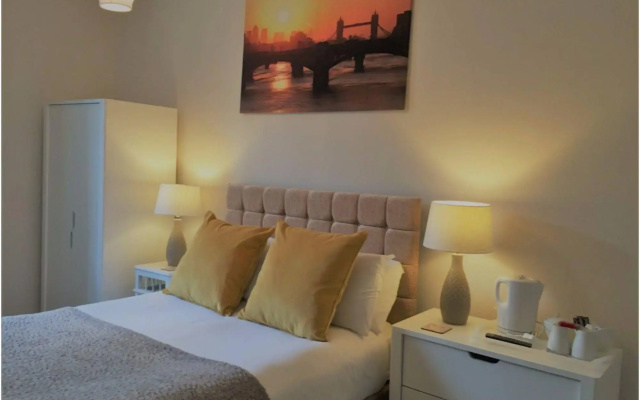 Sarnia Guest House