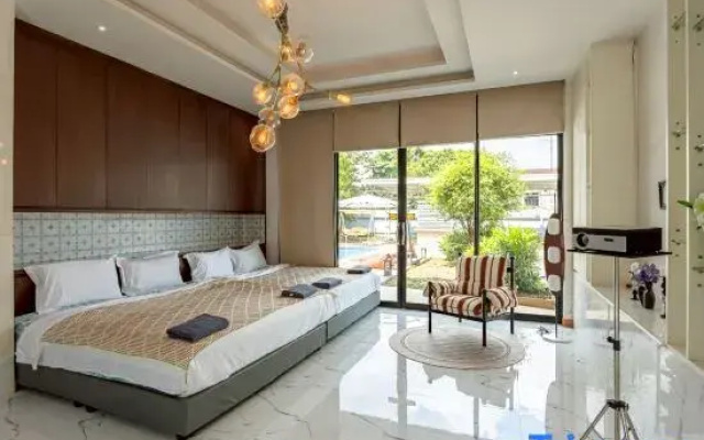 Luxury five-room pool villa