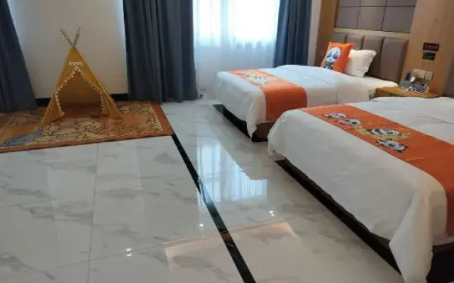 Wanzhihai Hotel (Anji Wanda Plaza Chuangye Road Subway Station)