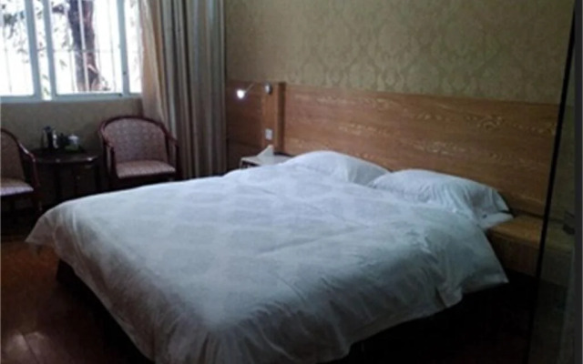 Luzhou Hongyu Buisness Hotel