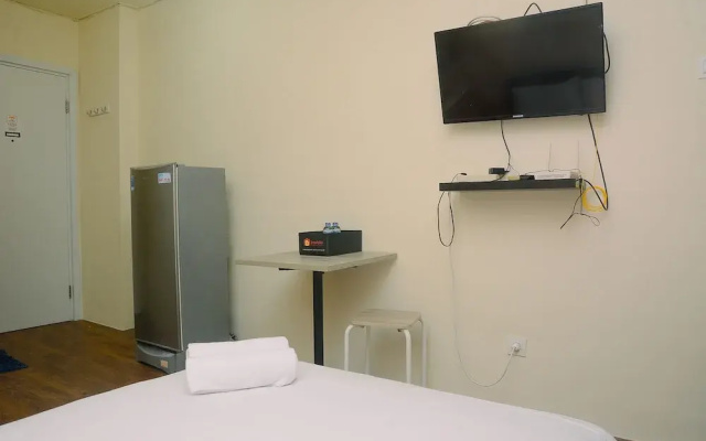 Cozy and Stylish Studio Green Pramuka Apartment near Mall