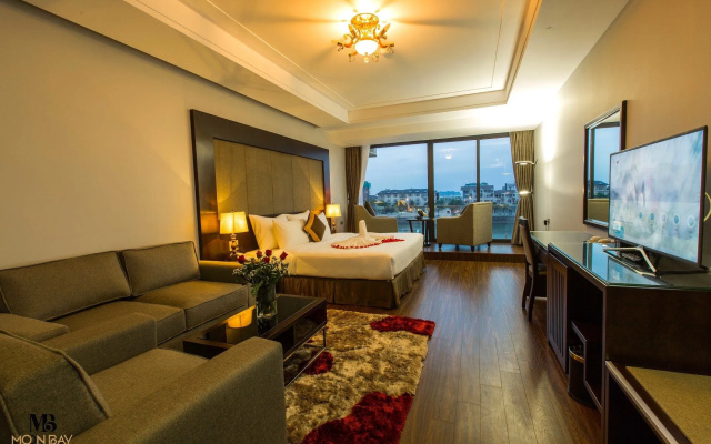 Moon Bay Ha Long