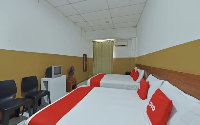 OYO 90794 Maple Hotel