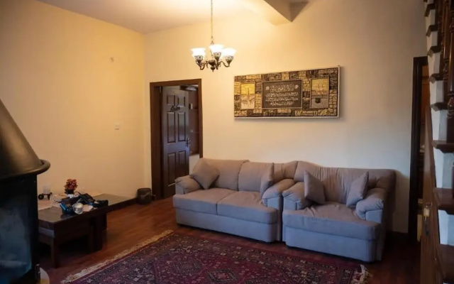 Sarah's Lodge
