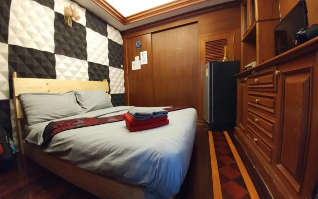 B&B 22 House