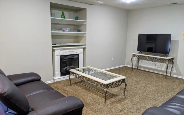 Private Apartment Suite Near World-class Skiing