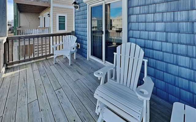 Queens Grant by Topsail Realty