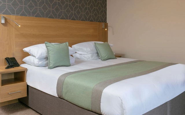 Best Western Northfields Ealing Hotel-Opposite Northfield Station -Piccadilly line