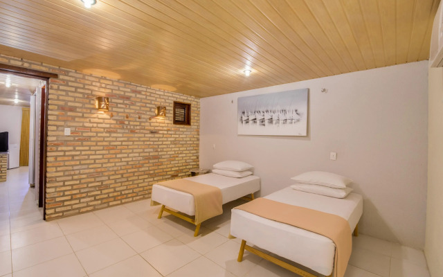 GoldMen Coliseum Beach Hotel
