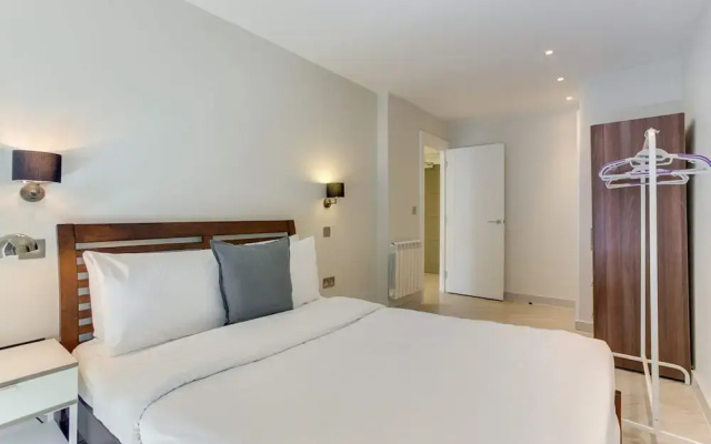 Spacious 1 Bed Near Tube in East London