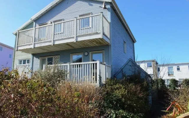 Freshwater Bay Hol Vge 16