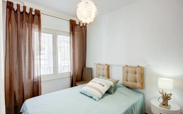 Apartment in Rosas Near Canyelles Beach