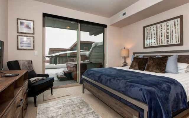 Park Lane South Apartment 6169 by RedAwning