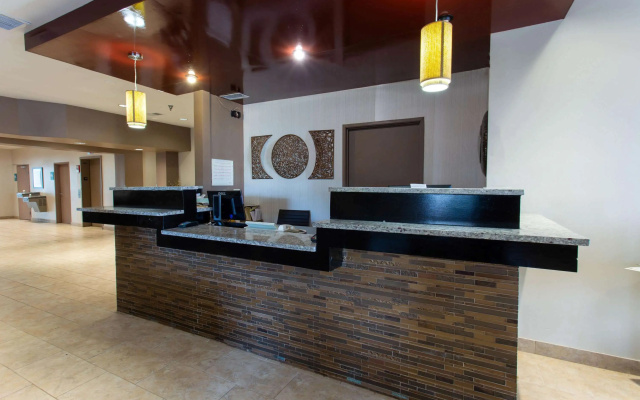 Ramada by Wyndham Glendale Heights/Lombard