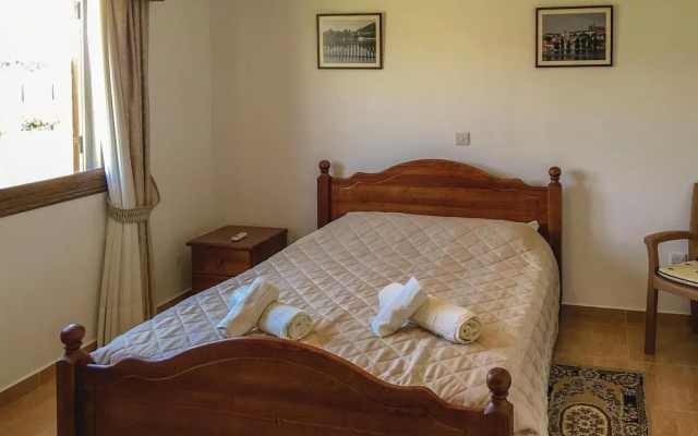 Beautiful Home in Maroni Lamaka With Wifi and 4 Bedrooms