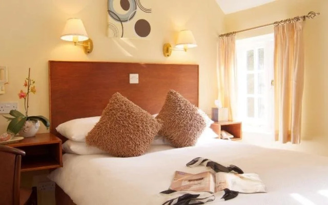 Tumbling Weir Hotel