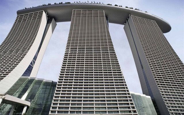 Отель Marina Bay Sands вид на фасад