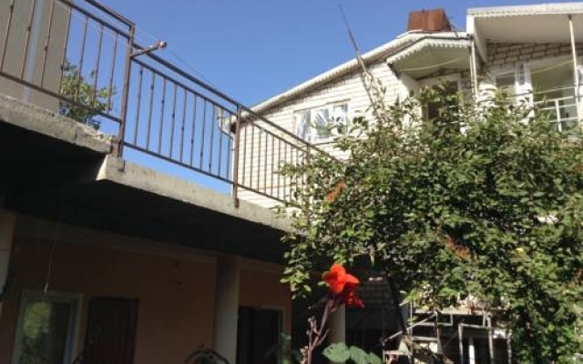 Гостиница Guest House na Sevastopolskoy 18 вид на фасад