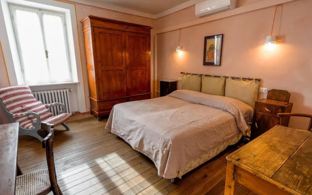 Nice Farmhouse in Asciano With Shared Pool