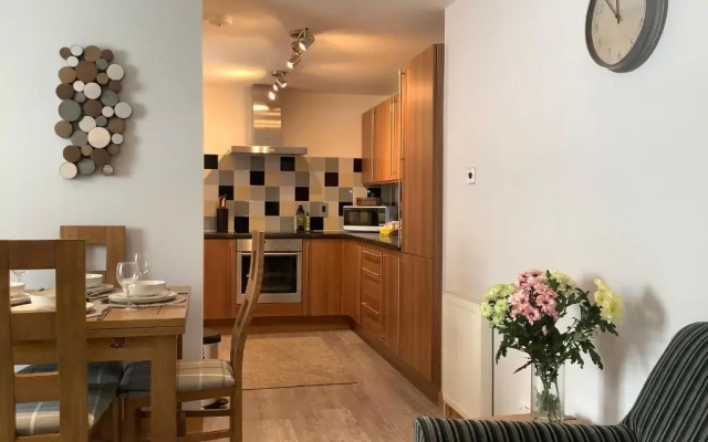 37 Farraline Court, City Centre apartment