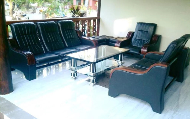 Famous Hotel Ngapali