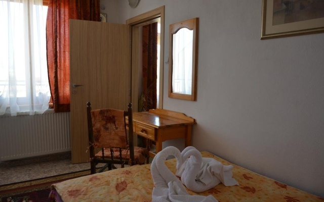Guest House Dora