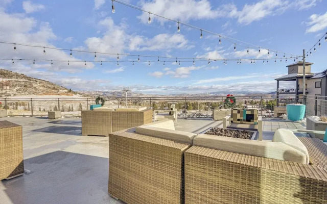 'love at Frost Sight' Park City Ski Condo w/ View!