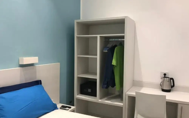 White Asses Rooms