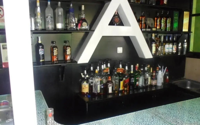 Adot Tina Hotel