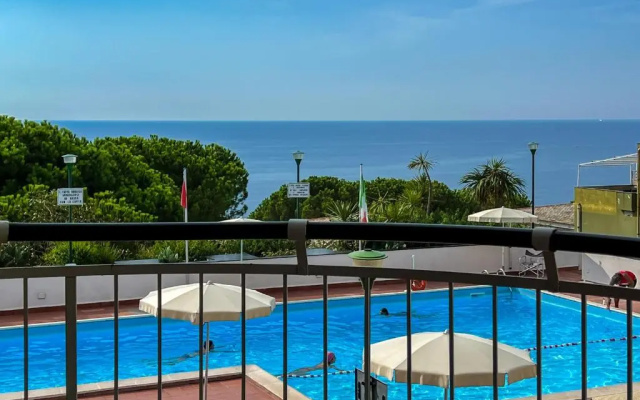Appartamento in pineta con vista mare e piscina