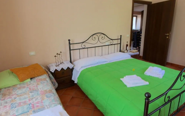 Mansion in Apecchio Near Lake